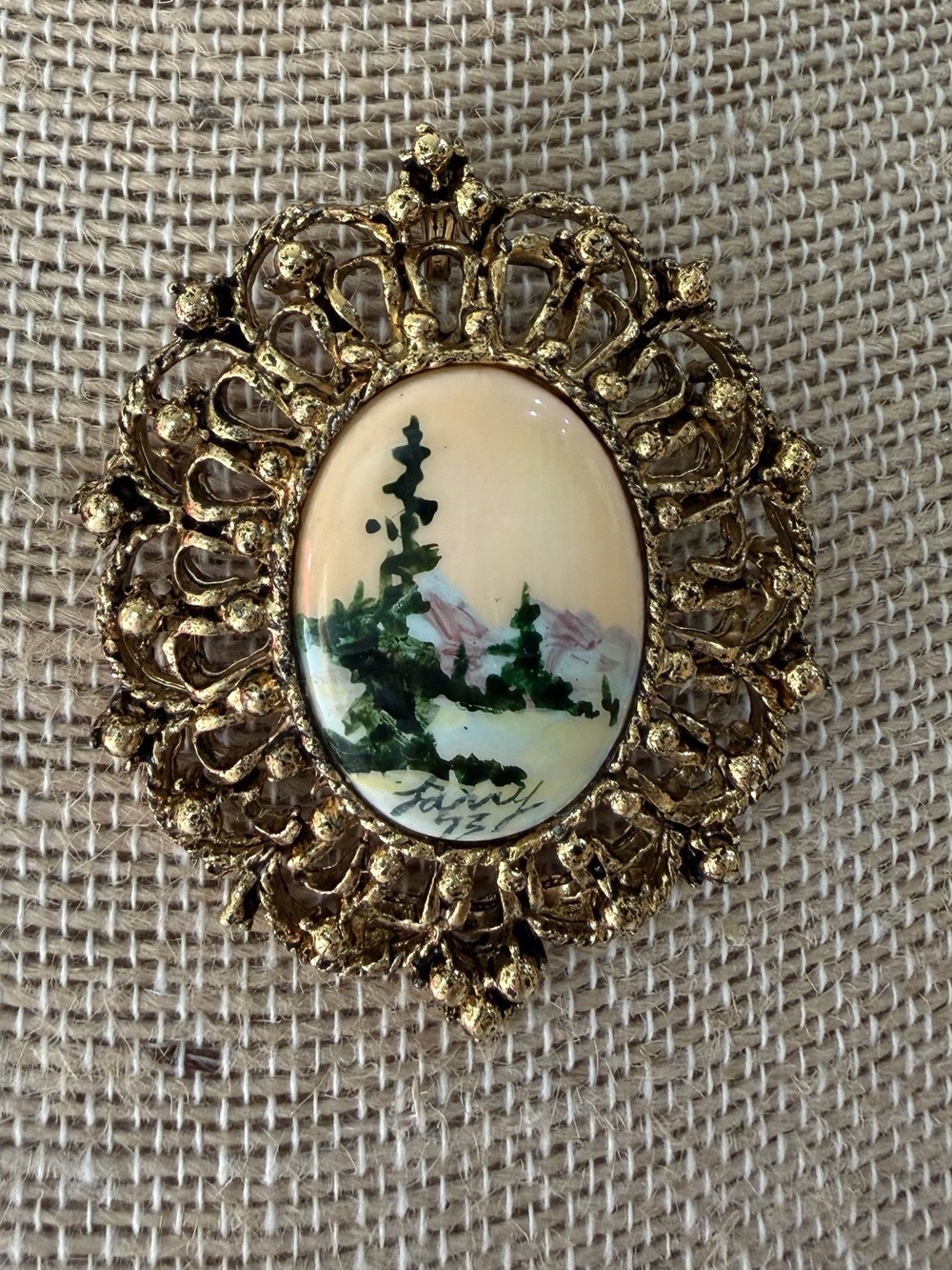 Gold Filigree Vintage ‘73 Porcelain Artist Signed Brooch Pendant Outdoor Scene